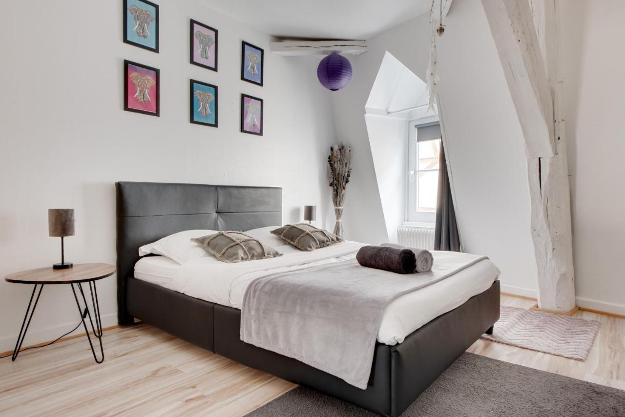 Apartament Le Grand Mirebeau - Parking Prive Bourges Zewnętrze zdjęcie